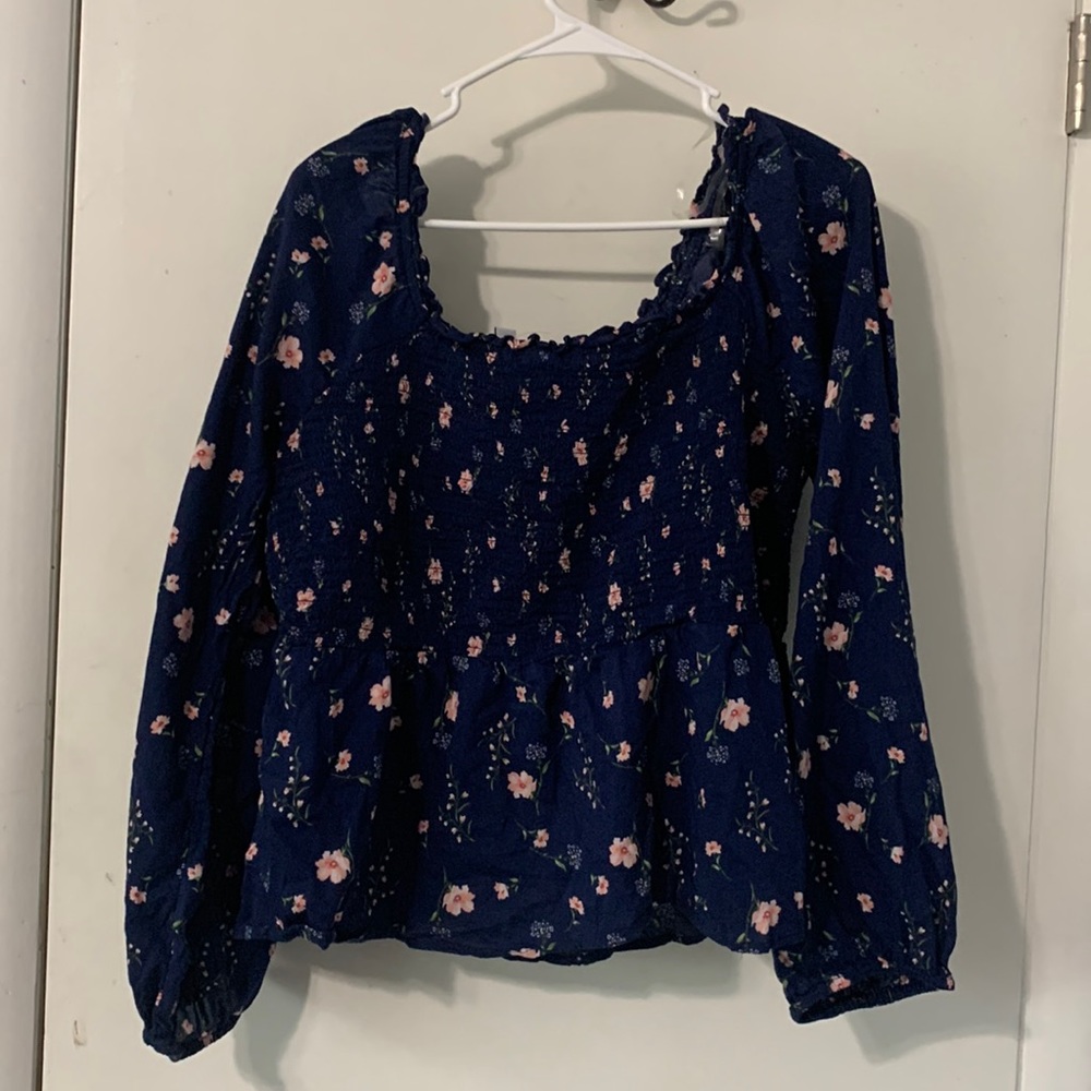 On shoulder / off shoulder blouse